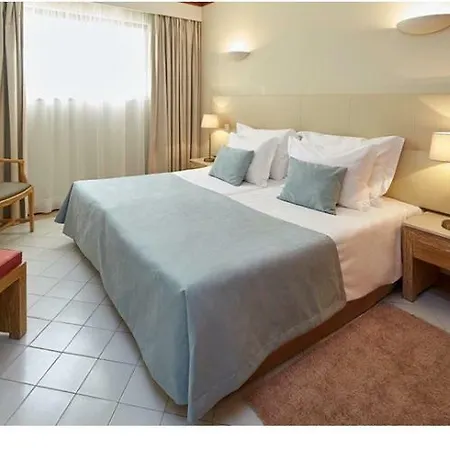 Luna Clube Oceano אלבופיירה